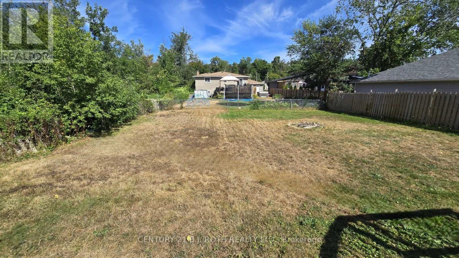 698 Burton Drive, Innisfil, Ontario  L9S 2H6 - Photo 23 - N12516426