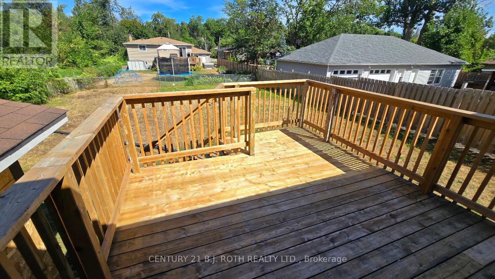 698 Burton Drive, Innisfil, Ontario  L9S 2H6 - Photo 9 - N12516426