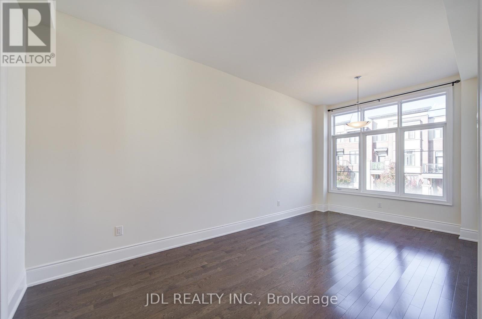 94 Carrville Woods Circle, Vaughan, Ontario  L6A 4Z6 - Photo 12 - N12516438