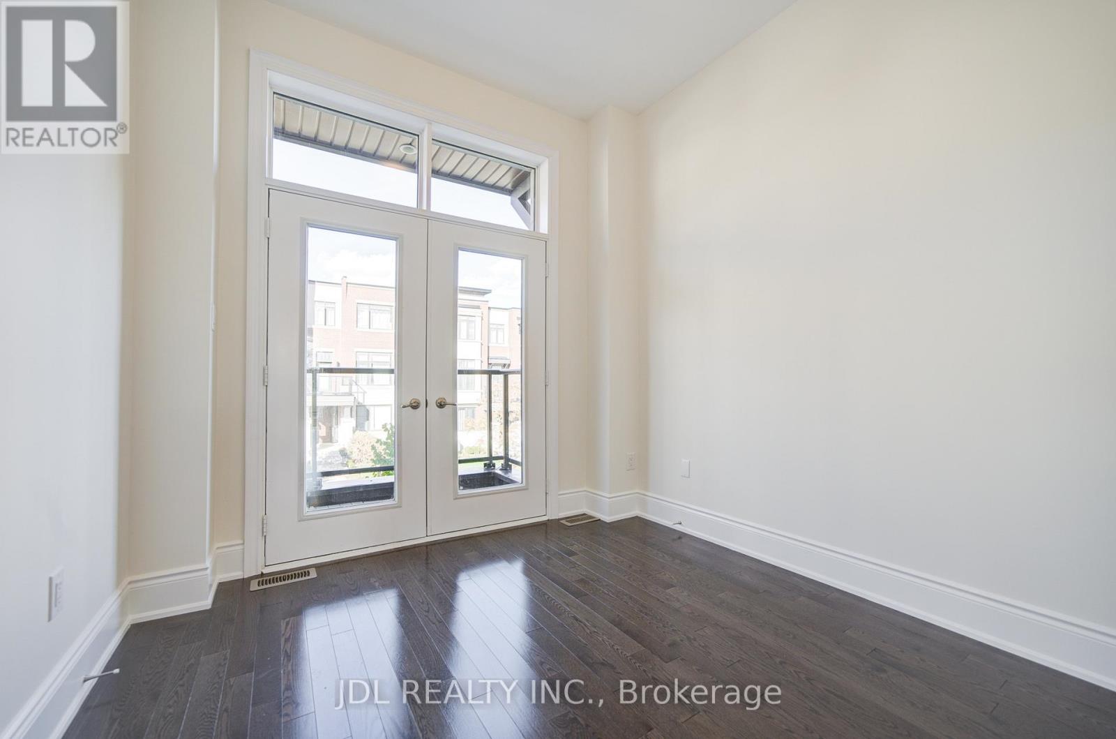 94 Carrville Woods Circle, Vaughan, Ontario  L6A 4Z6 - Photo 14 - N12516438