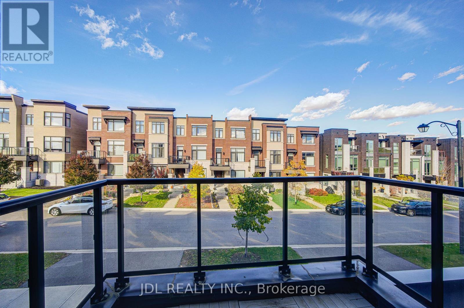 94 Carrville Woods Circle, Vaughan, Ontario  L6A 4Z6 - Photo 16 - N12516438