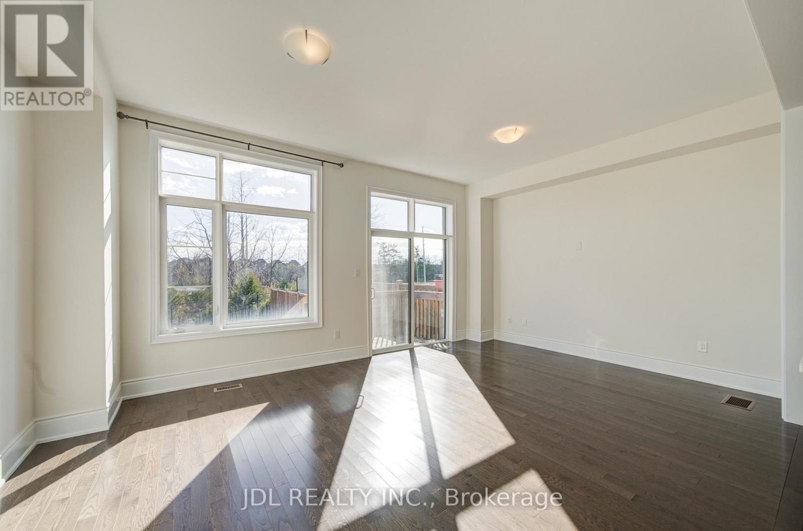 94 Carrville Woods Circle, Vaughan, Ontario  L6A 4Z6 - Photo 26 - N12516438