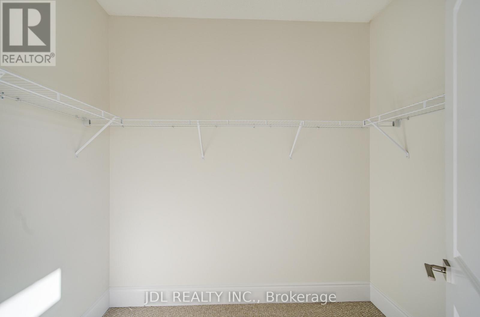 94 Carrville Woods Circle, Vaughan, Ontario  L6A 4Z6 - Photo 34 - N12516438