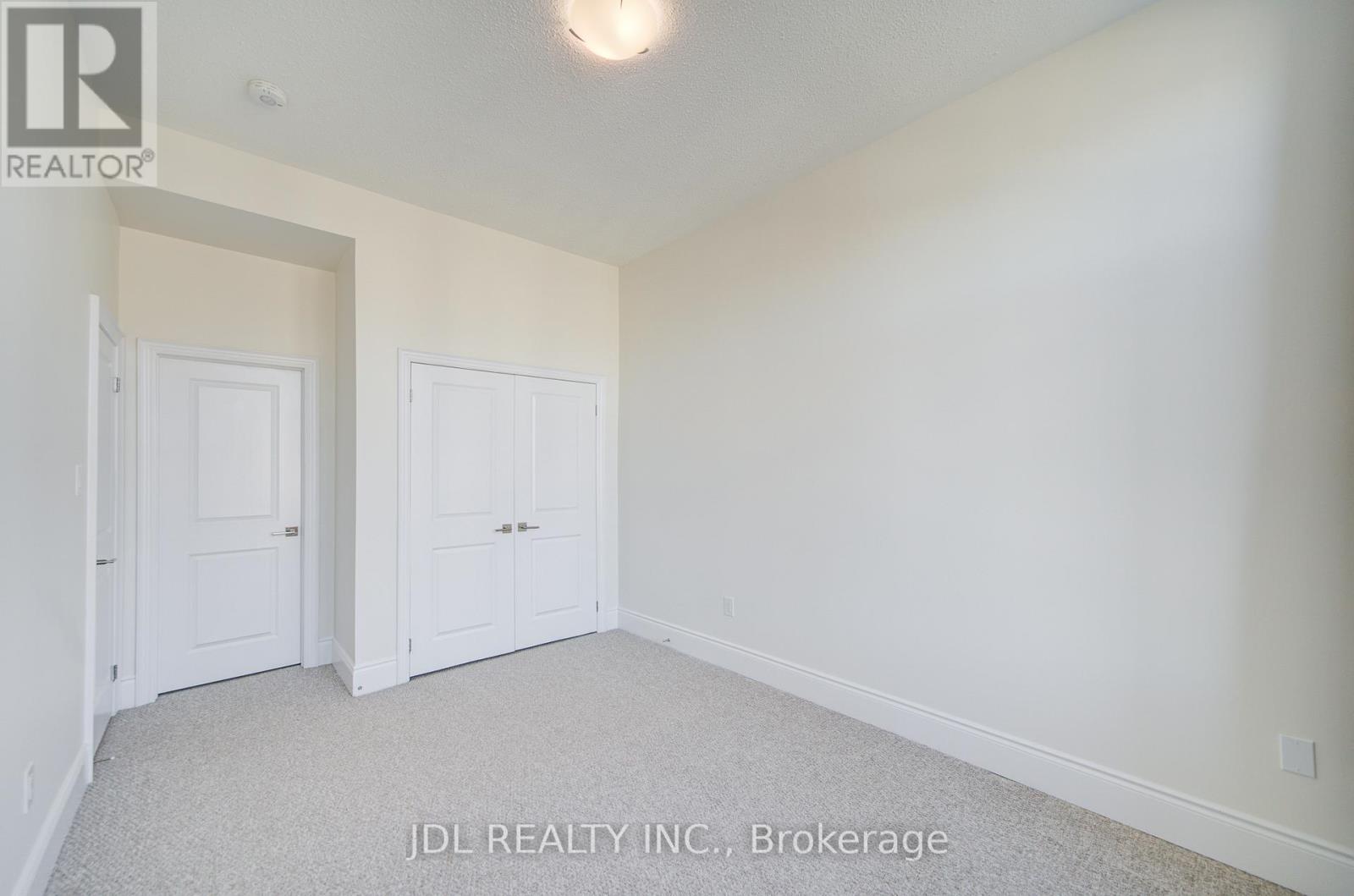 94 Carrville Woods Circle, Vaughan, Ontario  L6A 4Z6 - Photo 39 - N12516438