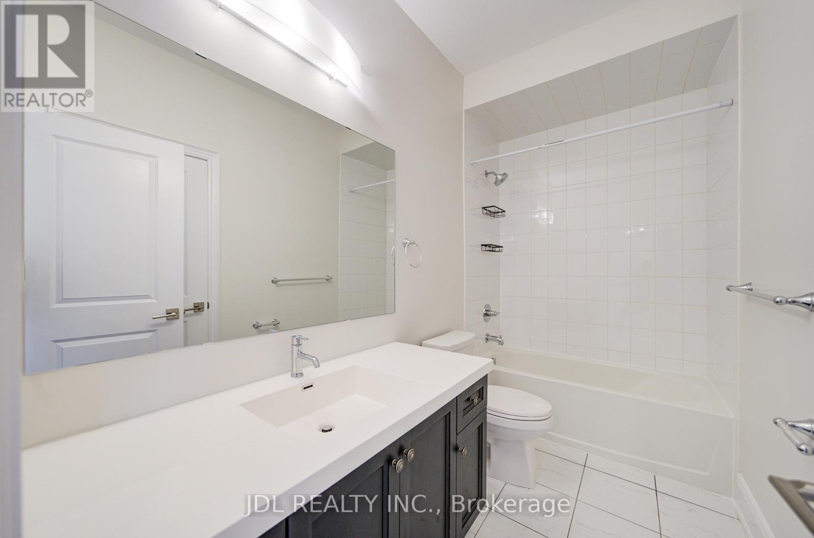 94 Carrville Woods Circle, Vaughan, Ontario  L6A 4Z6 - Photo 40 - N12516438