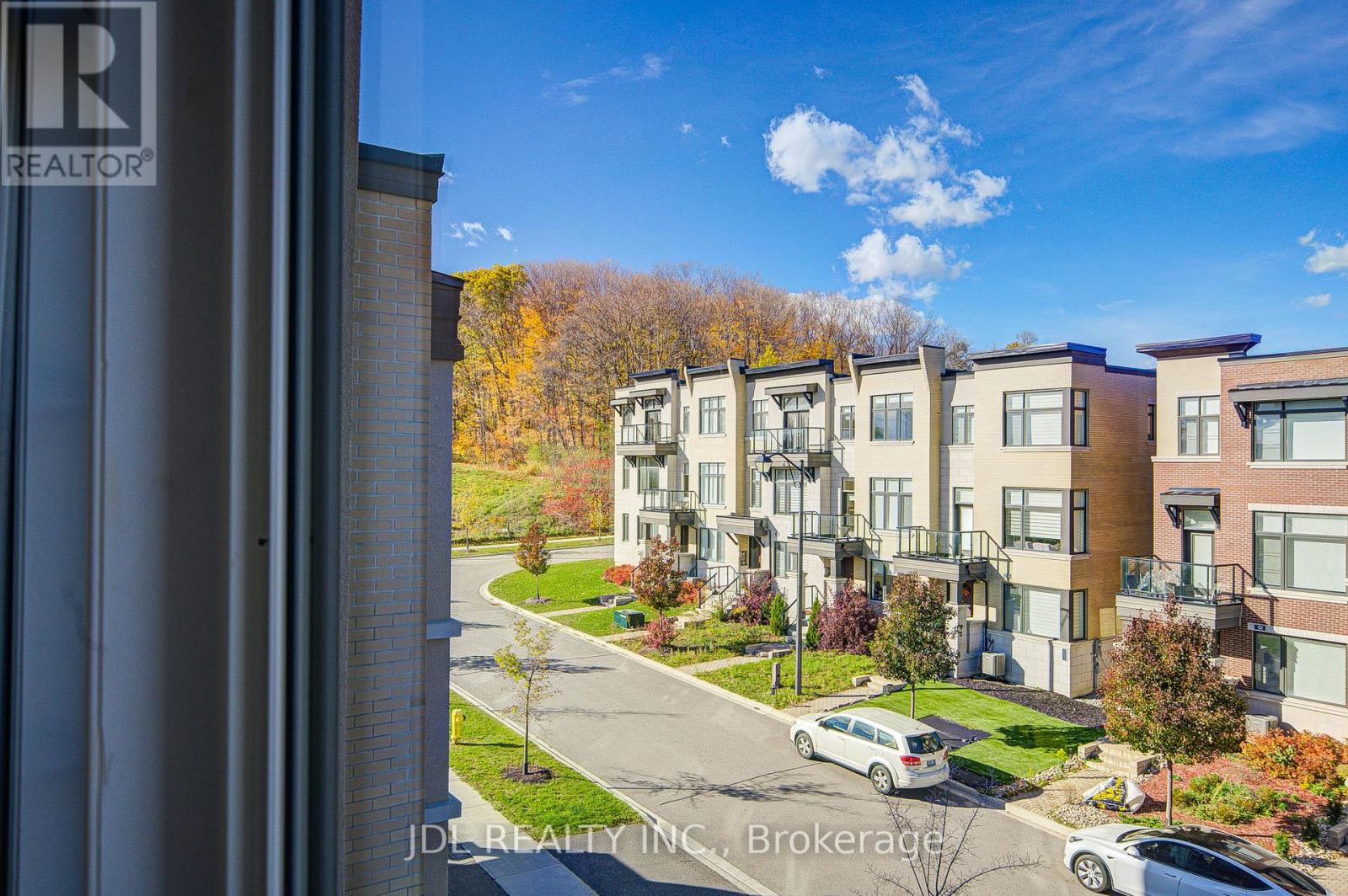 94 Carrville Woods Circle, Vaughan, Ontario  L6A 4Z6 - Photo 41 - N12516438