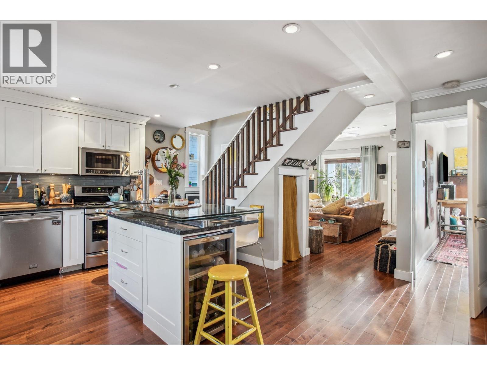 3617 ADANAC STREET, Vancouver, British Columbia