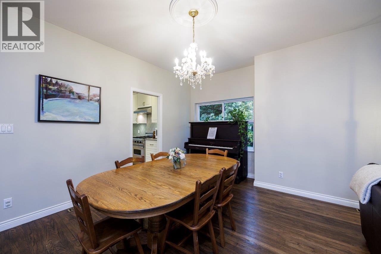 1806 Deep Cove Road, North Vancouver, British Columbia V7G 1S6 - Photo 10 - R3065385