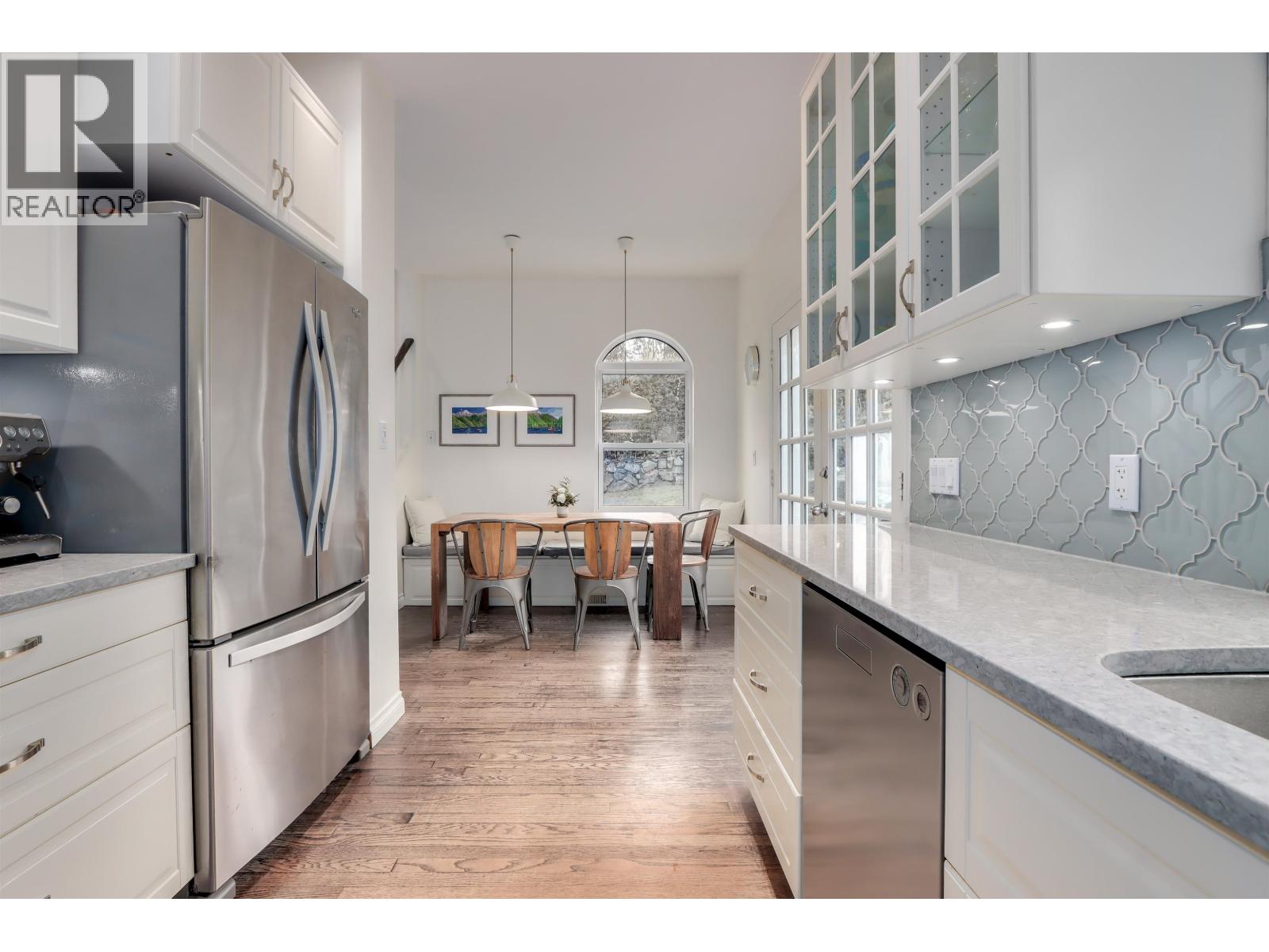 1806 Deep Cove Road, North Vancouver, British Columbia V7G 1S6 - Photo 14 - R3065385