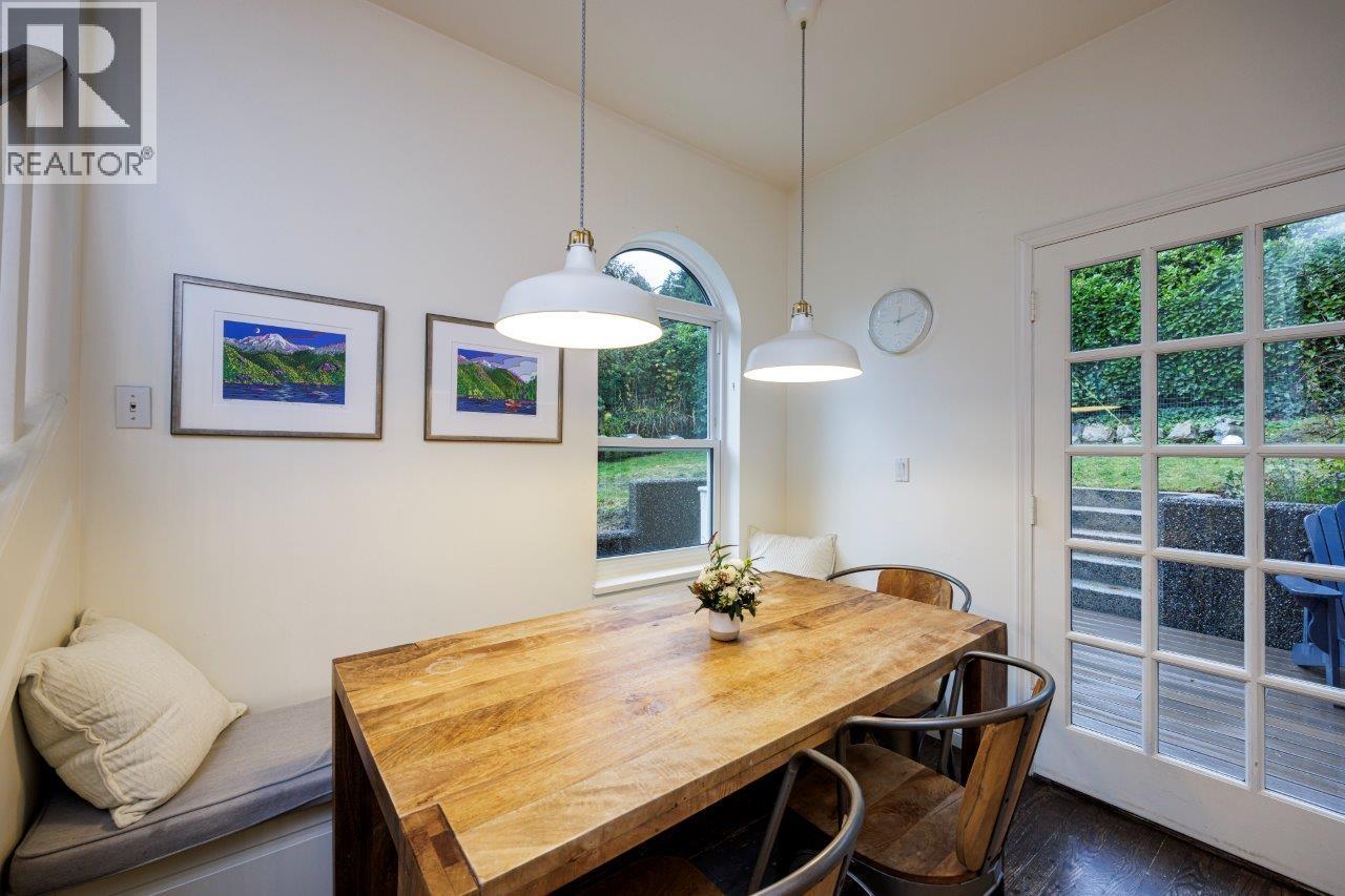 1806 Deep Cove Road, North Vancouver, British Columbia V7G 1S6 - Photo 16 - R3065385