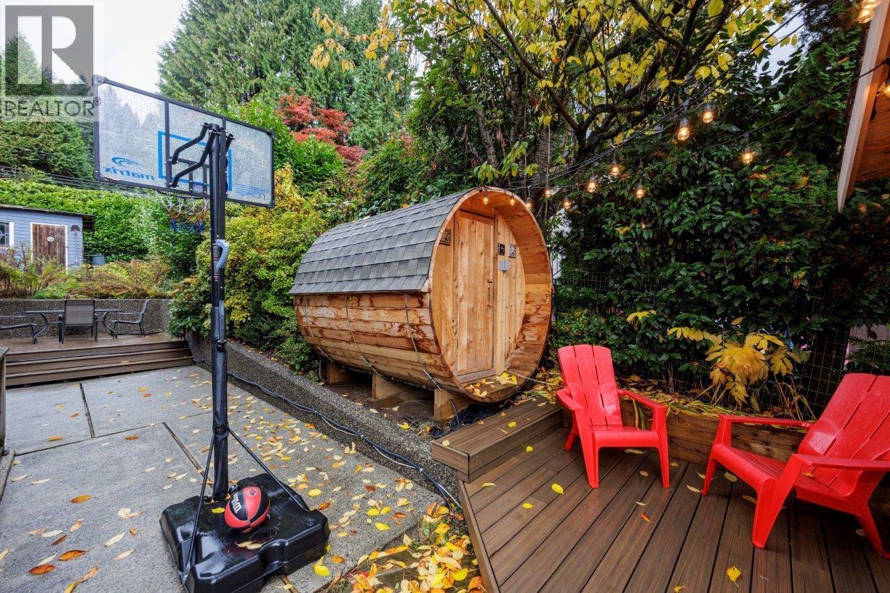 1806 Deep Cove Road, North Vancouver, British Columbia V7G 1S6 - Photo 35 - R3065385