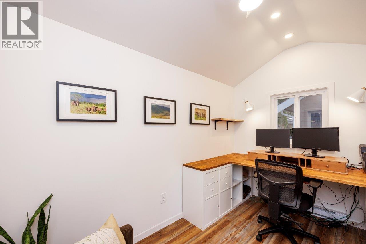 1806 Deep Cove Road, North Vancouver, British Columbia V7G 1S6 - Photo 38 - R3065385