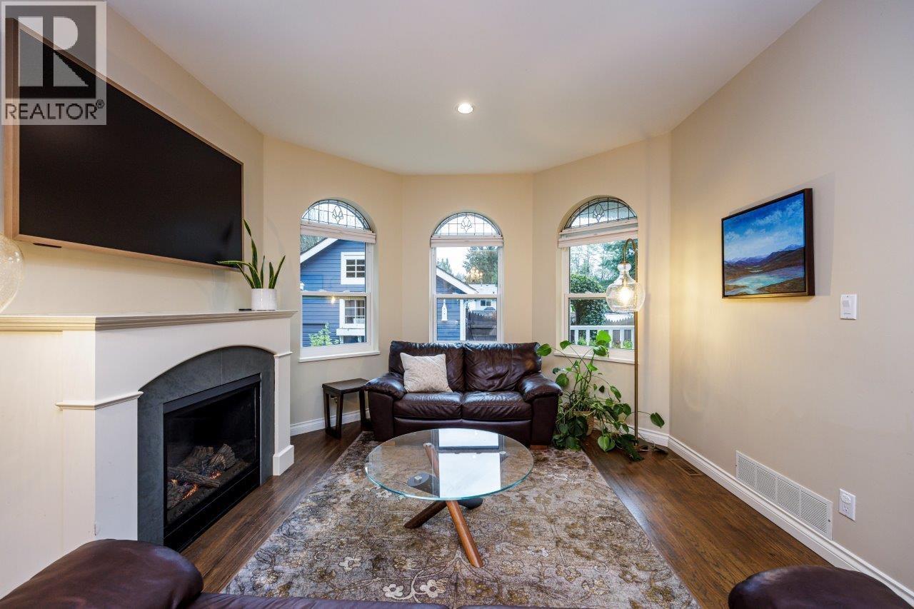 1806 Deep Cove Road, North Vancouver, British Columbia V7G 1S6 - Photo 6 - R3065385