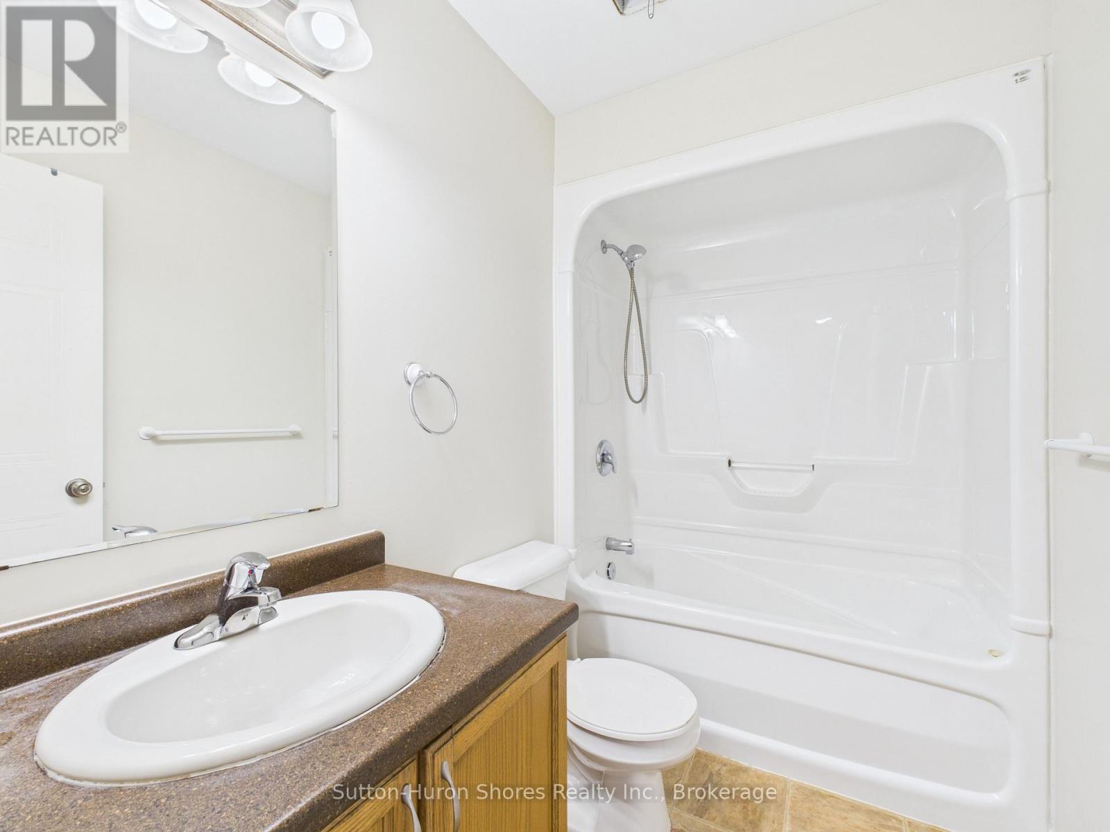 101 - 409 Joseph Street, Saugeen Shores, Ontario  N0H 2C2 - Photo 17 - X12510634