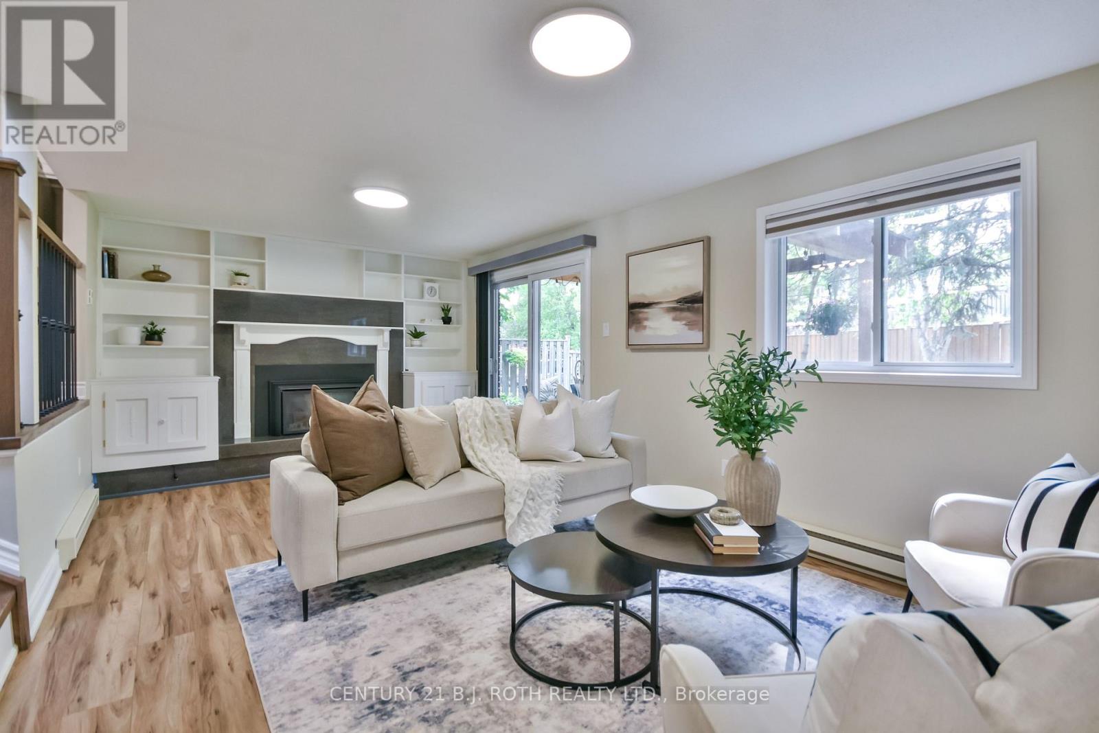 49 Ridgeway Avenue, Barrie (Allandale Heights), Ontario  L4N 5M2 - Photo 11 - S12516414