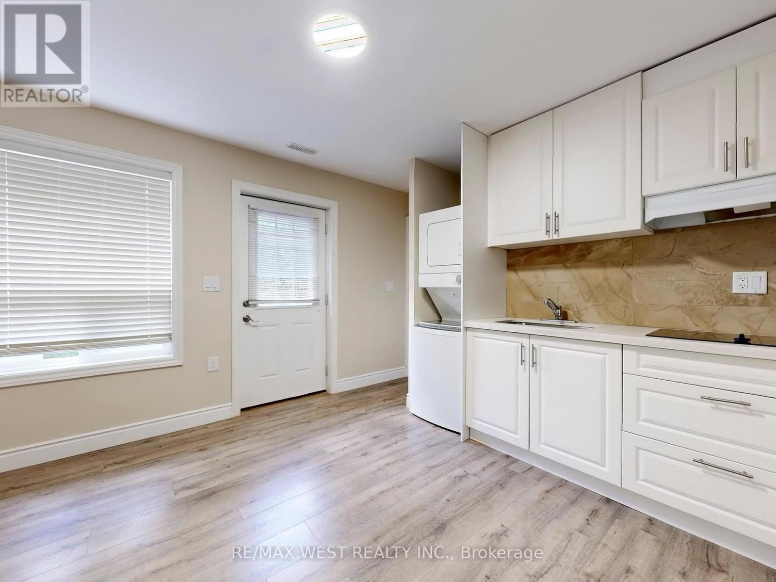 292 St Vincent Street, Barrie (Wellington), Ontario  L4M 4A1 - Photo 11 - S12516496