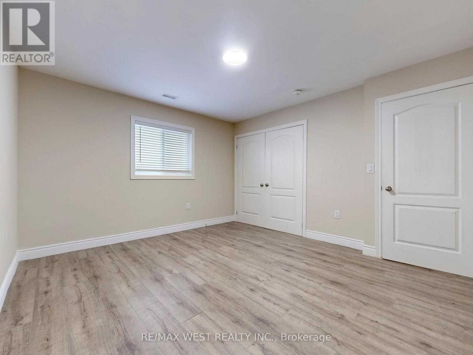 292 St Vincent Street, Barrie (Wellington), Ontario  L4M 4A1 - Photo 13 - S12516496