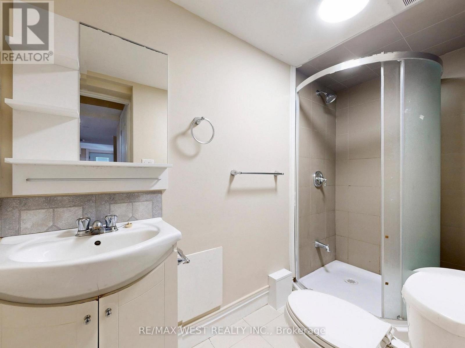 292 St Vincent Street, Barrie (Wellington), Ontario  L4M 4A1 - Photo 17 - S12516496