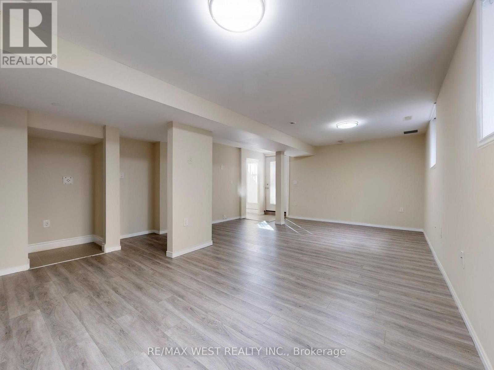 292 St Vincent Street, Barrie (Wellington), Ontario  L4M 4A1 - Photo 19 - S12516496