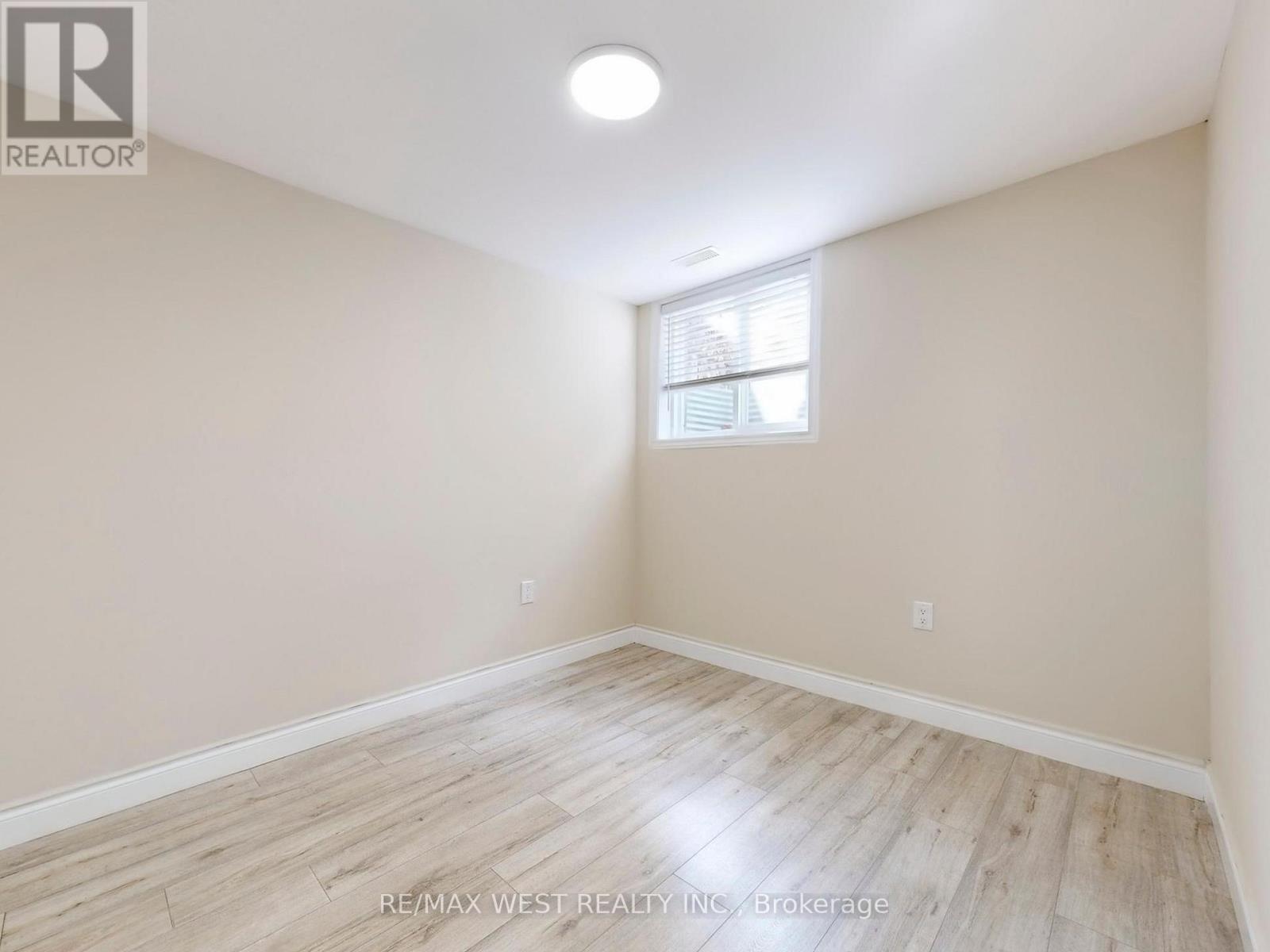 292 St Vincent Street, Barrie (Wellington), Ontario  L4M 4A1 - Photo 25 - S12516496