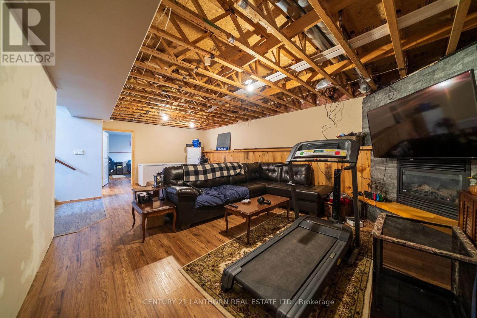 144 Centre Street, Deseronto, Ontario K0K 1X0 - Photo 23 - X12504332