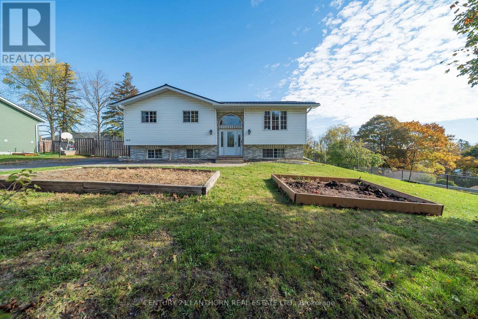 144 Centre Street, Deseronto, Ontario K0K 1X0 - Photo 4 - X12504332