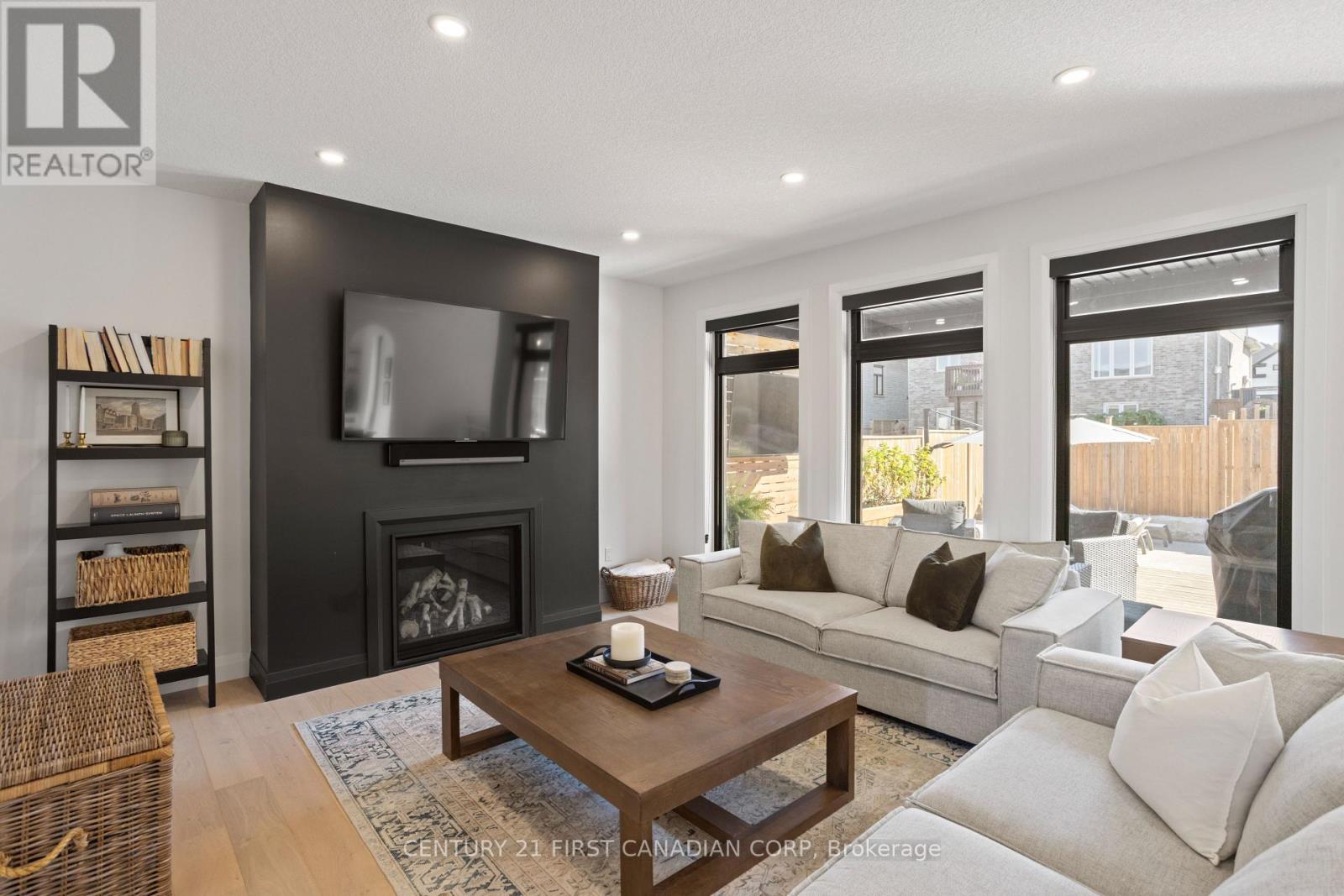 994 Riverbend Road, London South, Ontario  N6K 0J3 - Photo 11 - X12506806