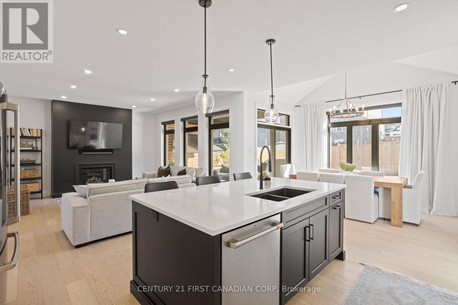 Photo 19 of 49 for 994 Riverbend Road