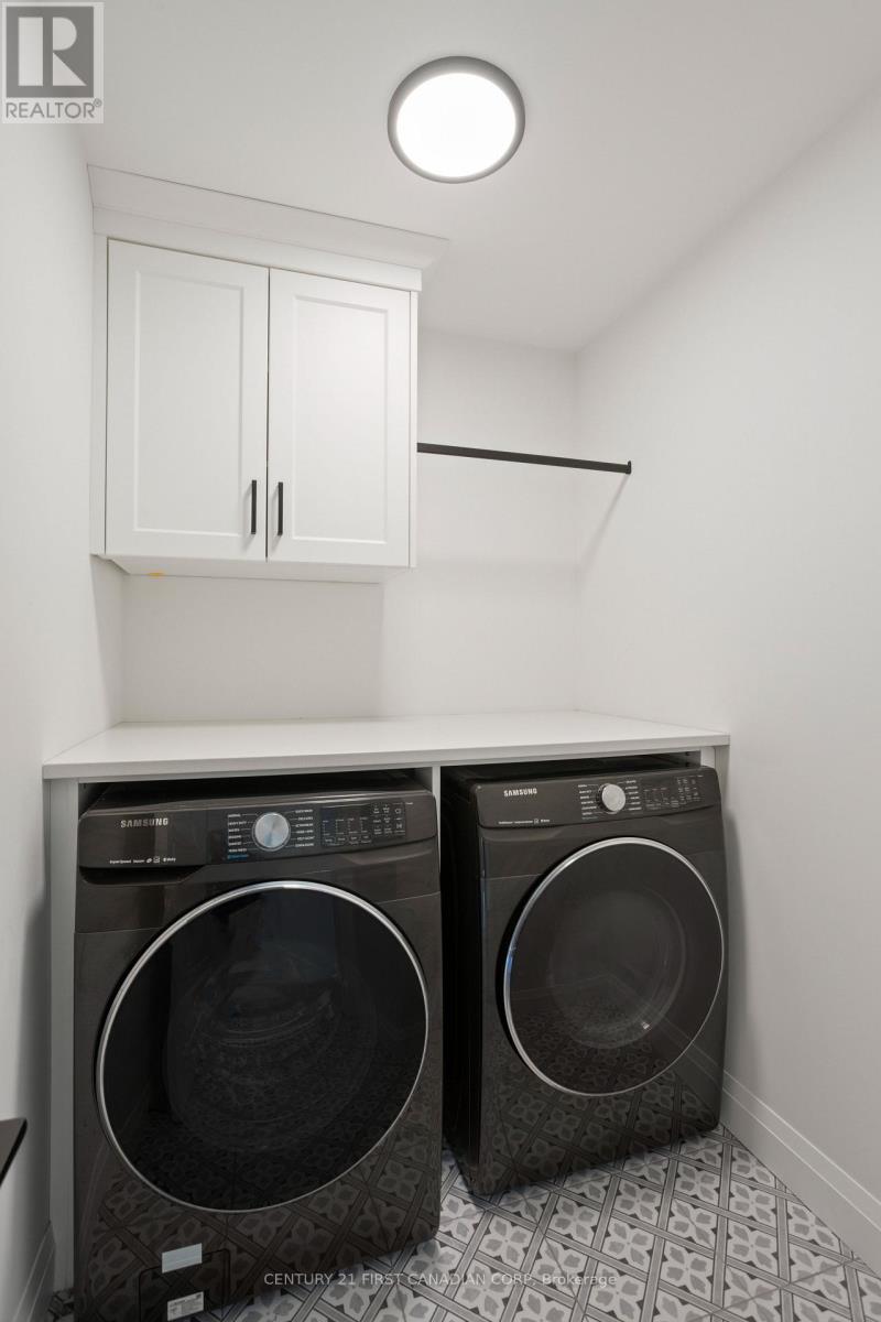 Photo 33 of 49 for 994 Riverbend Road