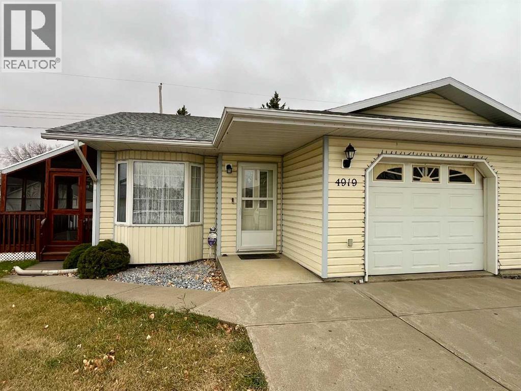 4919 53 Avenue, Viking, Alberta  T0B 4N0 - Photo 1 - A2268500