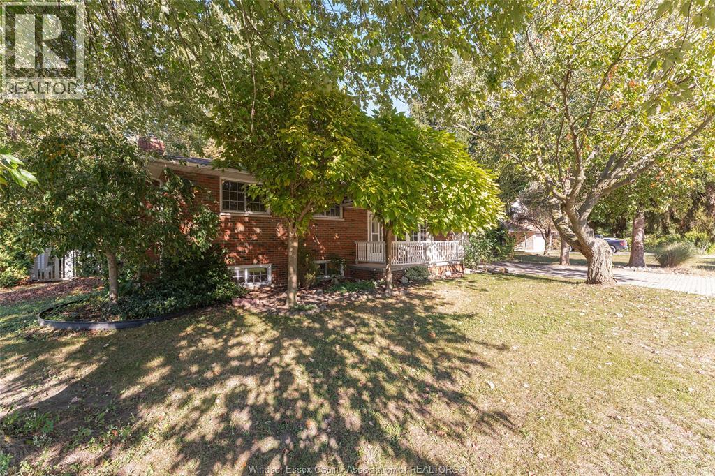 1005 Bouffard, Lasalle, Ontario N9J 1G8 - Photo 3 - 25028209