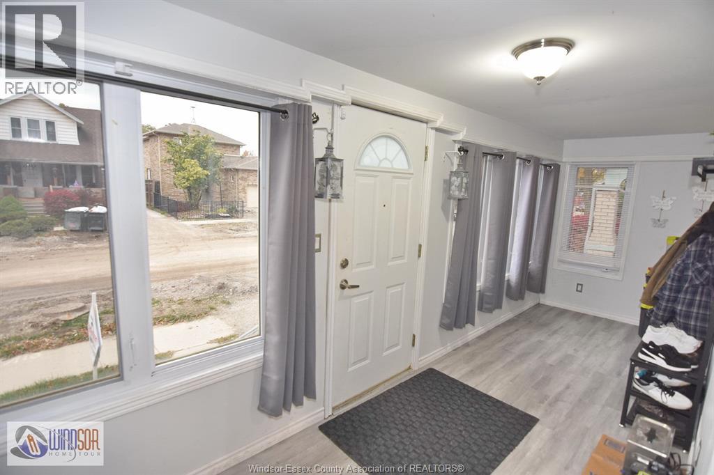 1838 St. Luke, Windsor, Ontario  N8W 3W7 - Photo 13 - 25028205