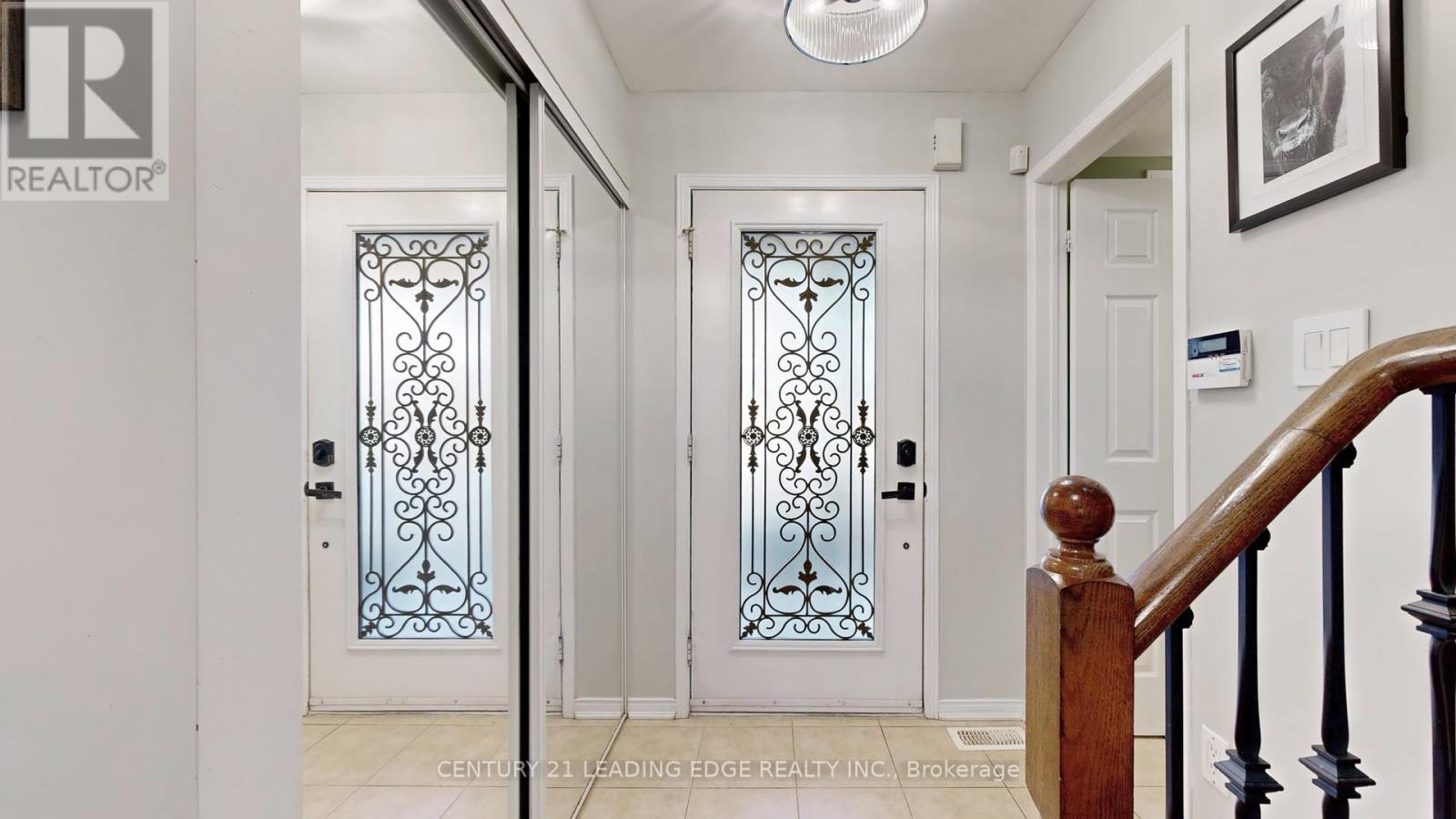 2 EASTGATE CIRCLE, Whitby, Ontario