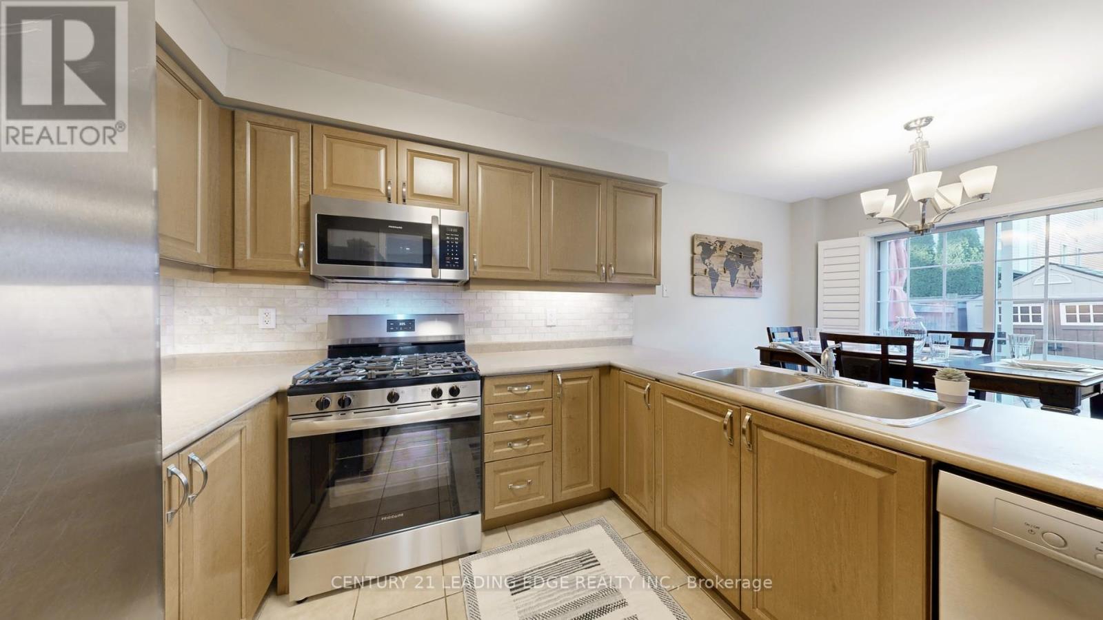 2 Eastgate Circle, Whitby, Ontario L1M 2N3 - Photo 9 - E12515202