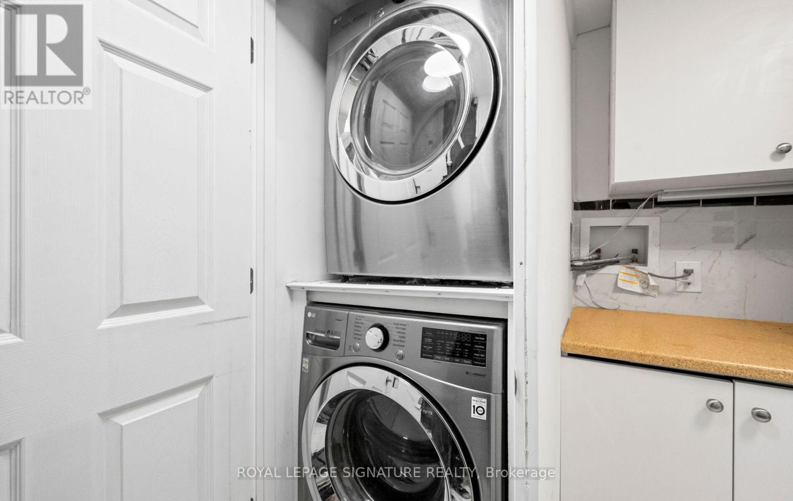 16 Kingsborough Crescent, Toronto, Ontario M9R 2T9 - Photo 37 - W12514586