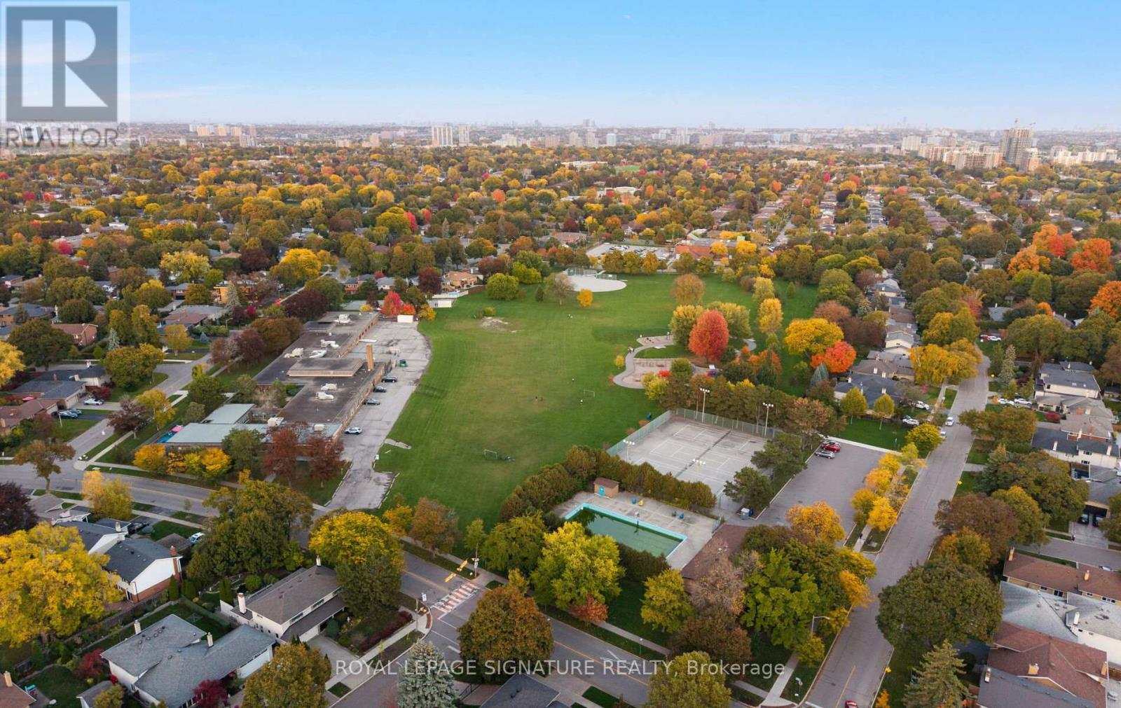 16 Kingsborough Crescent, Toronto, Ontario M9R 2T9 - Photo 49 - W12514586