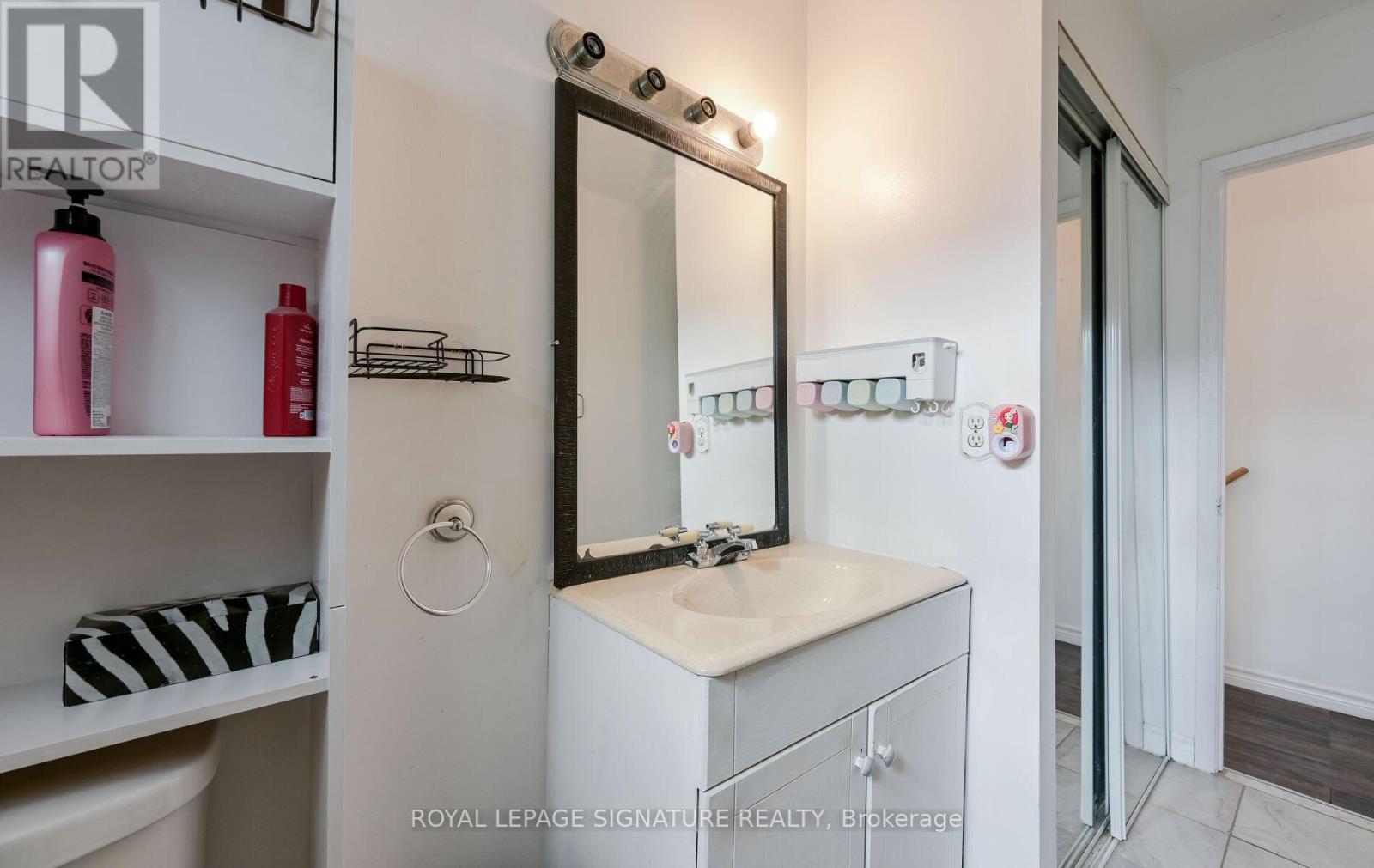 10 Heatherside Court, Brampton, Ontario  L6S 1N9 - Photo 14 - W12516058