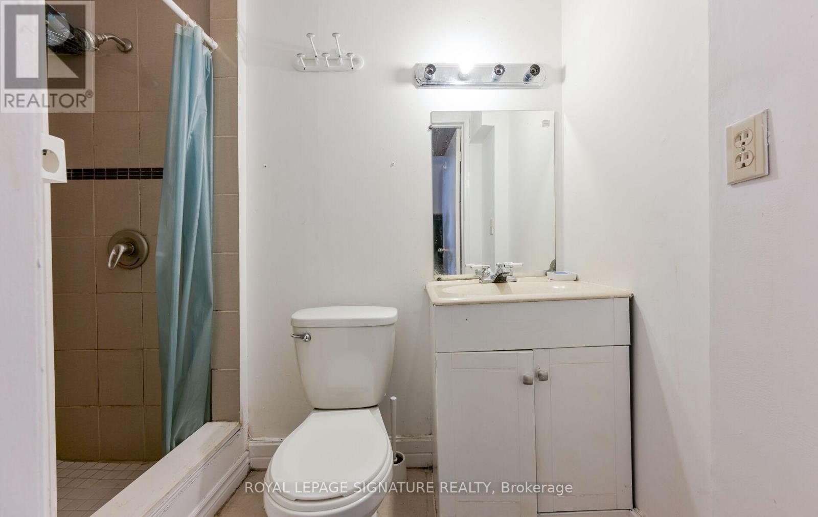 10 Heatherside Court, Brampton, Ontario  L6S 1N9 - Photo 24 - W12516058