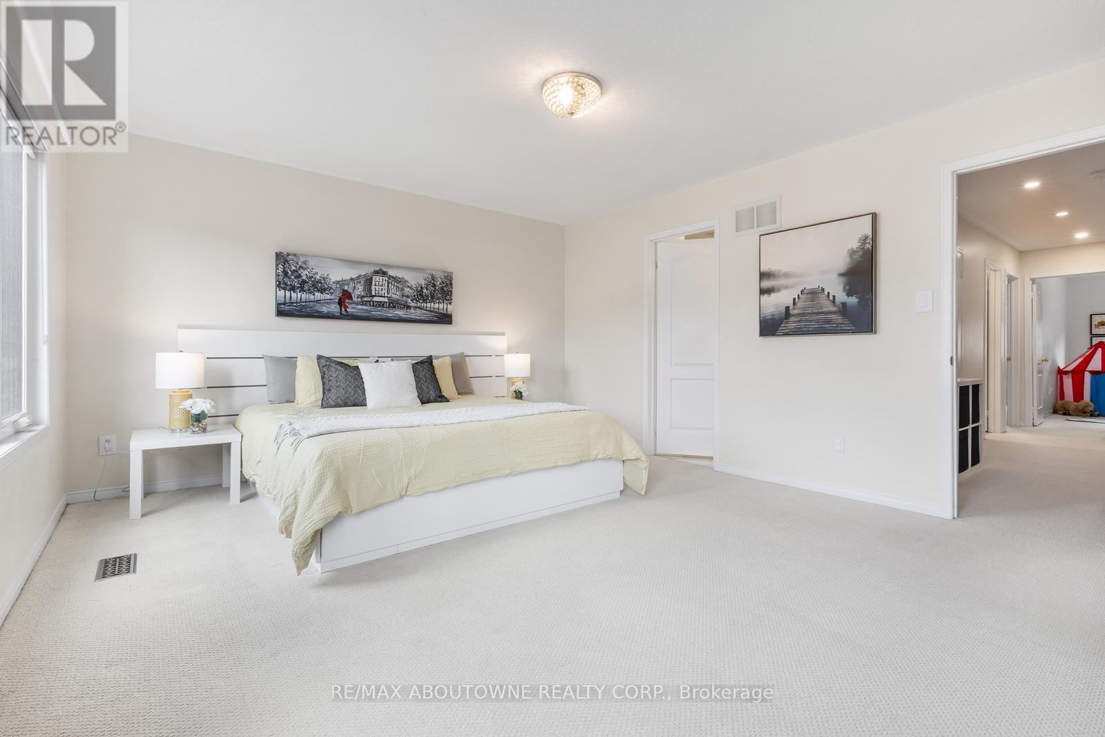 3962 Stardust Drive, Mississauga, Ontario  L5M 8A5 - Photo 21 - W12516086