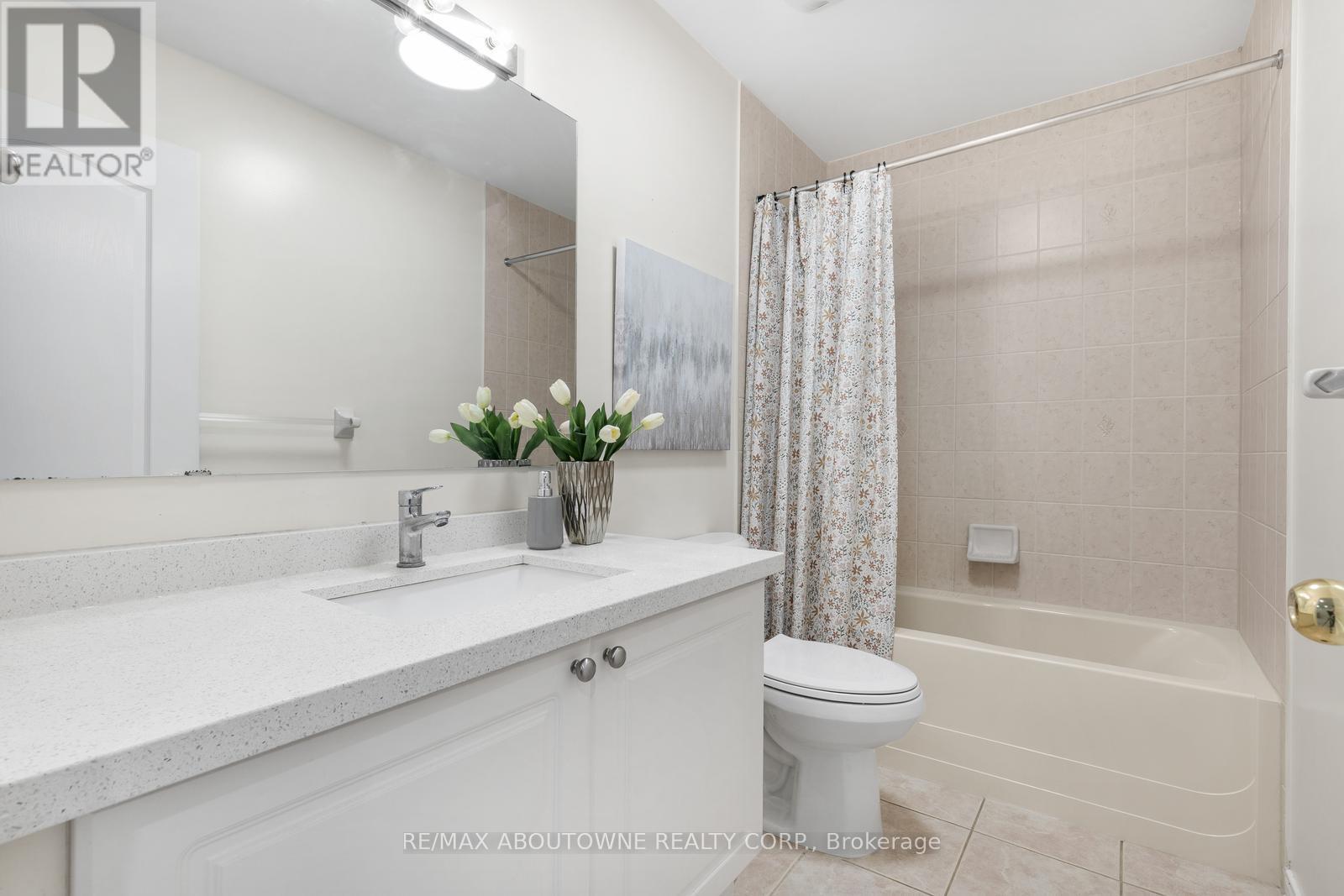 3962 Stardust Drive, Mississauga, Ontario  L5M 8A5 - Photo 28 - W12516086