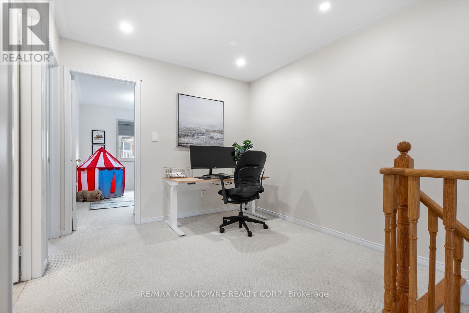 3962 Stardust Drive, Mississauga, Ontario  L5M 8A5 - Photo 31 - W12516086