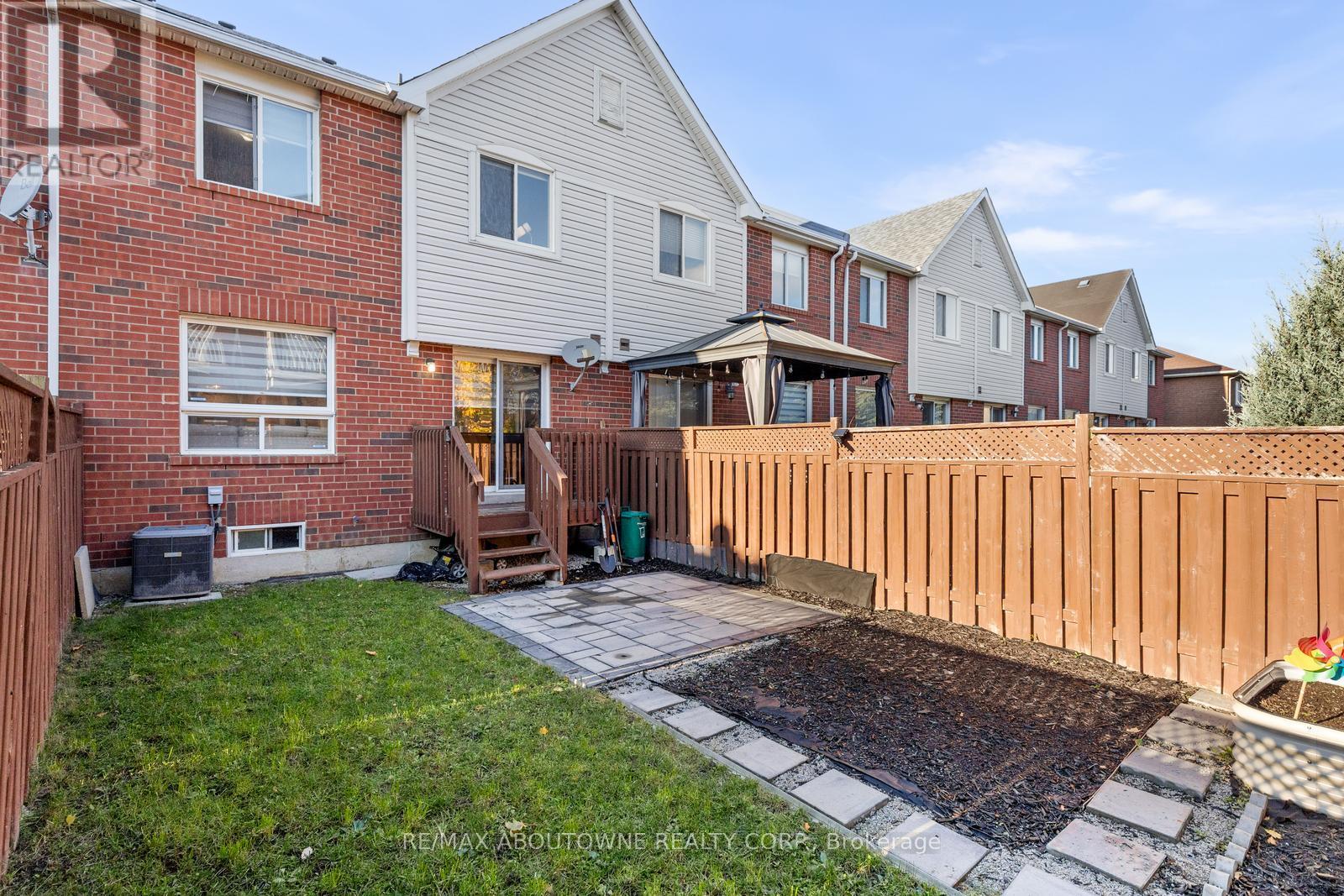 3962 Stardust Drive, Mississauga, Ontario  L5M 8A5 - Photo 32 - W12516086