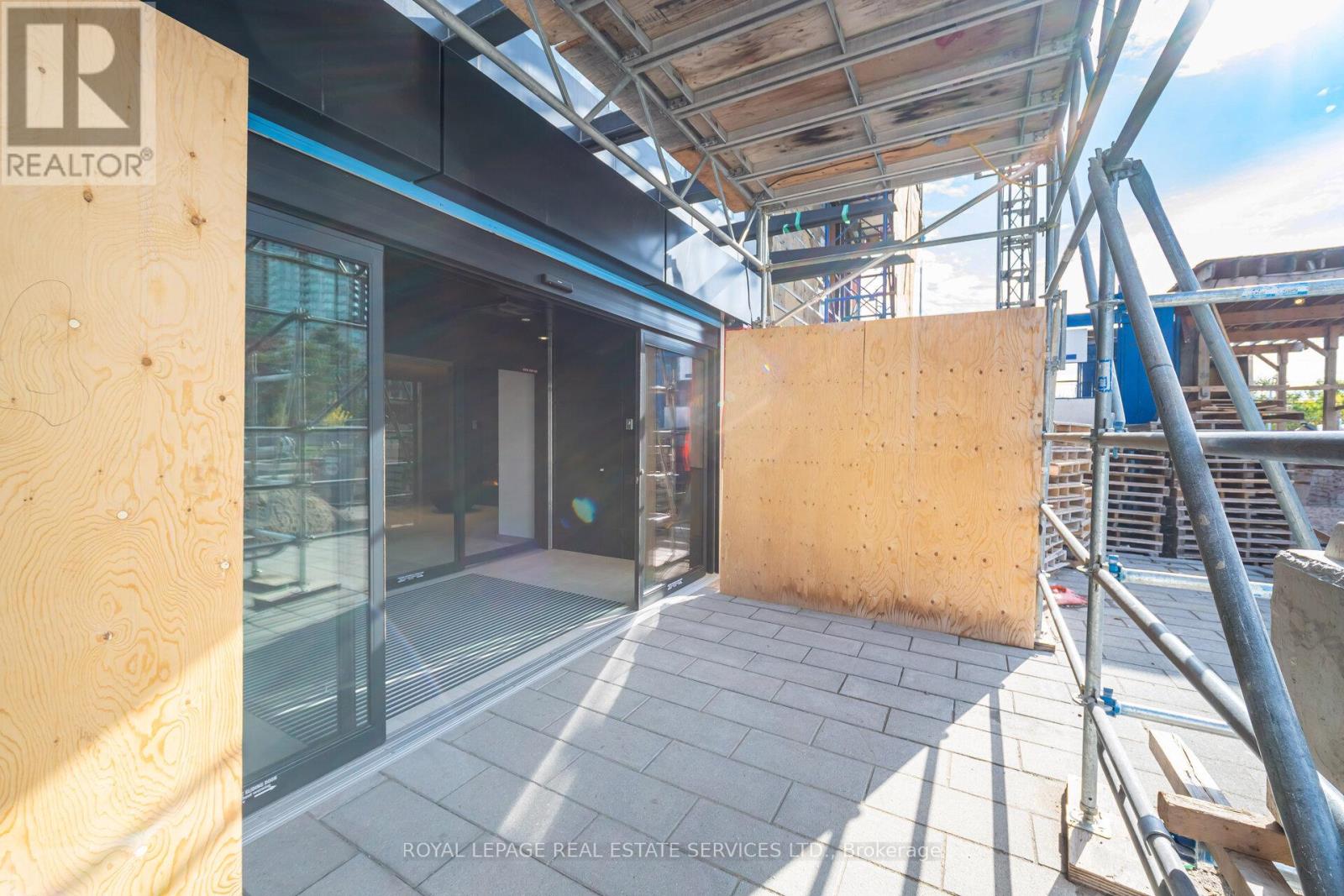 2309 - 4015 The Exchange, Mississauga, Ontario  L5B 0N9 - Photo 2 - W12516112