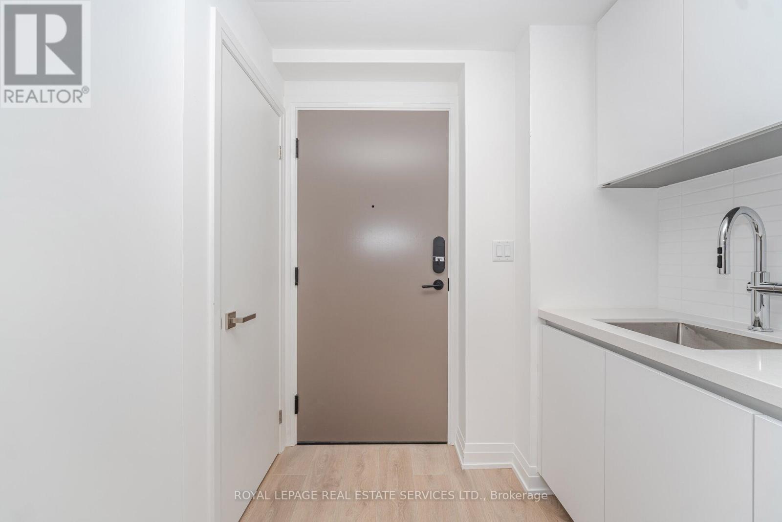 2309 - 4015 The Exchange, Mississauga, Ontario  L5B 0N9 - Photo 6 - W12516112