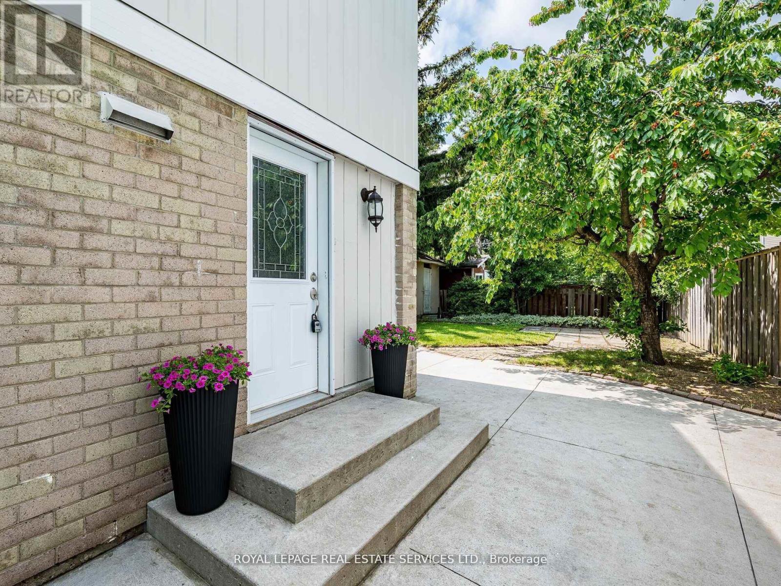 20 Handel Court, Brampton, Ontario  L6S 1Y4 - Photo 3 - W12516166
