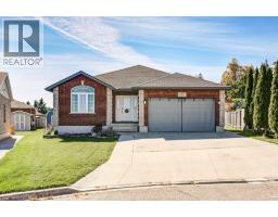 25 PICKETT Court, Mitchell, Ontario