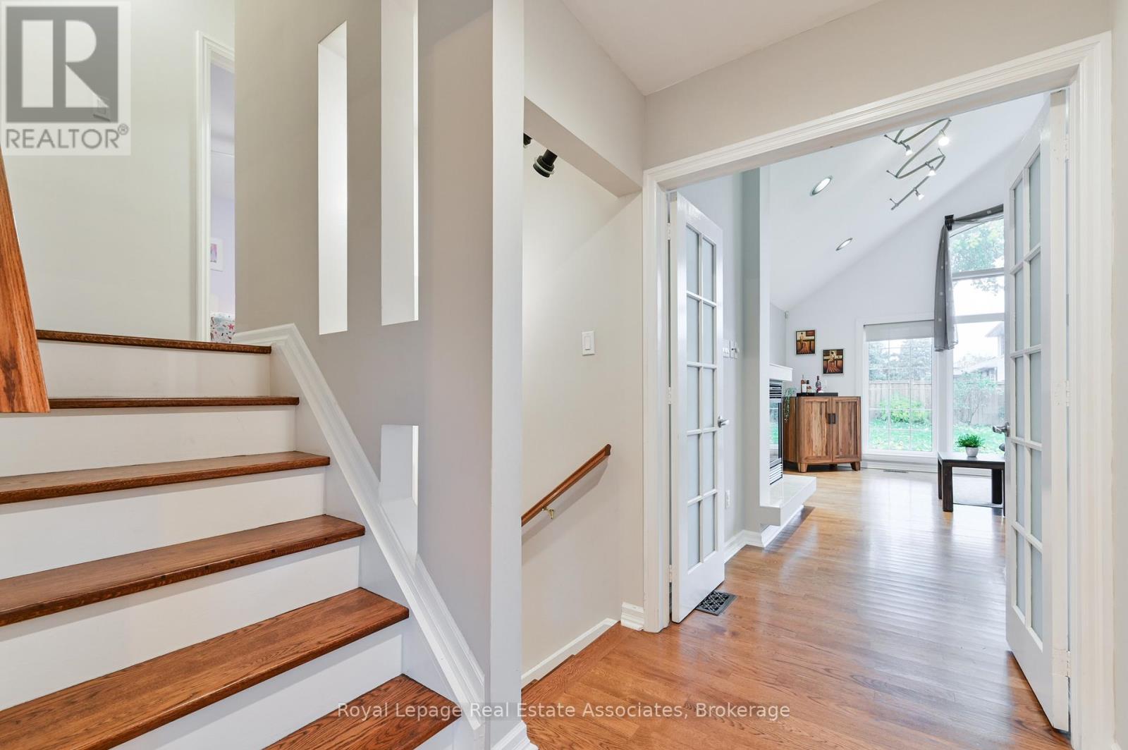 39 Shipley Road, Toronto, Ontario  M9R 3H9 - Photo 16 - W12516202