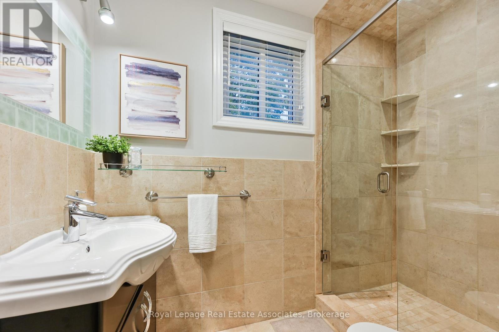 39 Shipley Road, Toronto, Ontario  M9R 3H9 - Photo 22 - W12516202