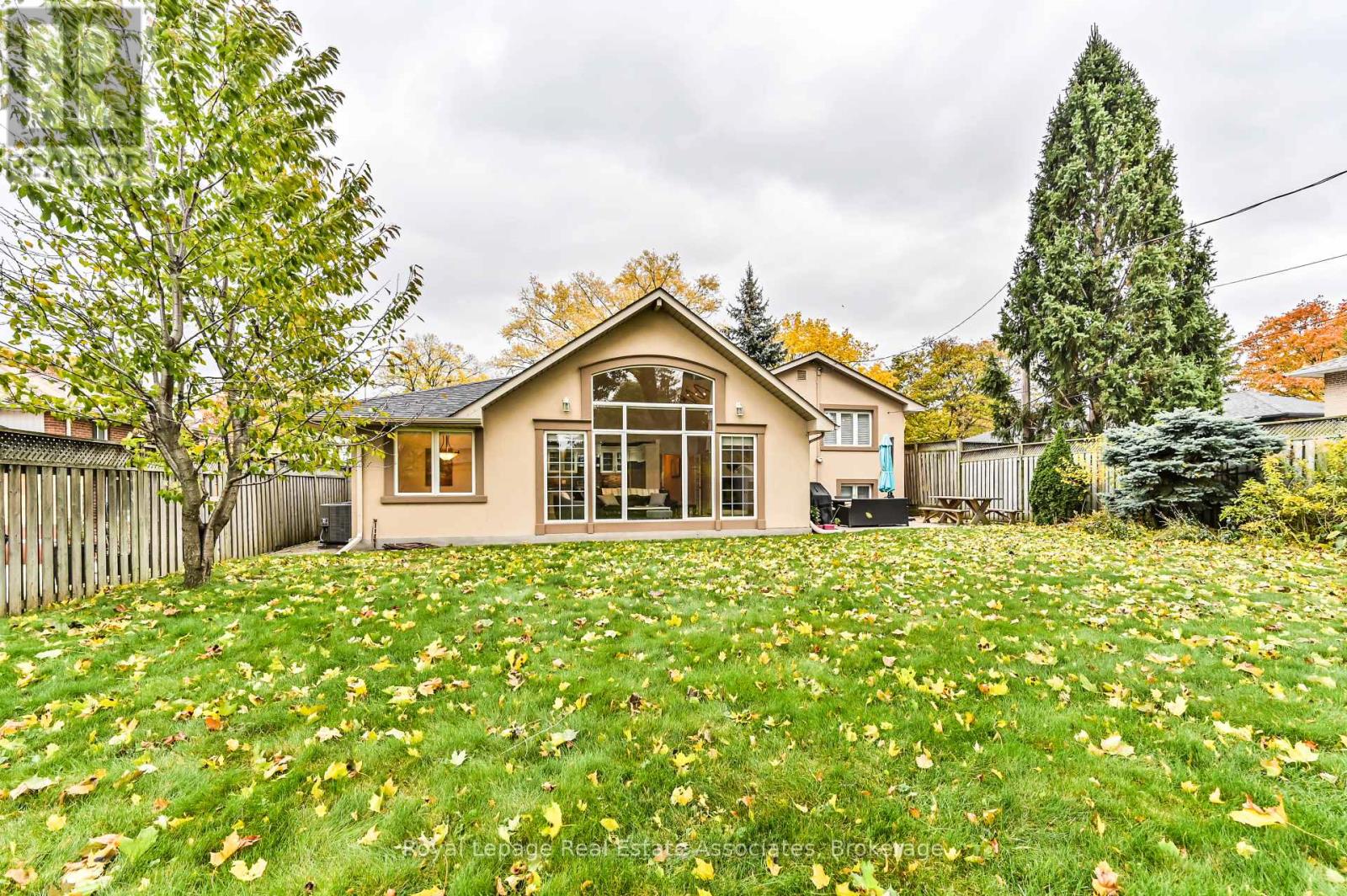 39 Shipley Road, Toronto, Ontario  M9R 3H9 - Photo 33 - W12516202