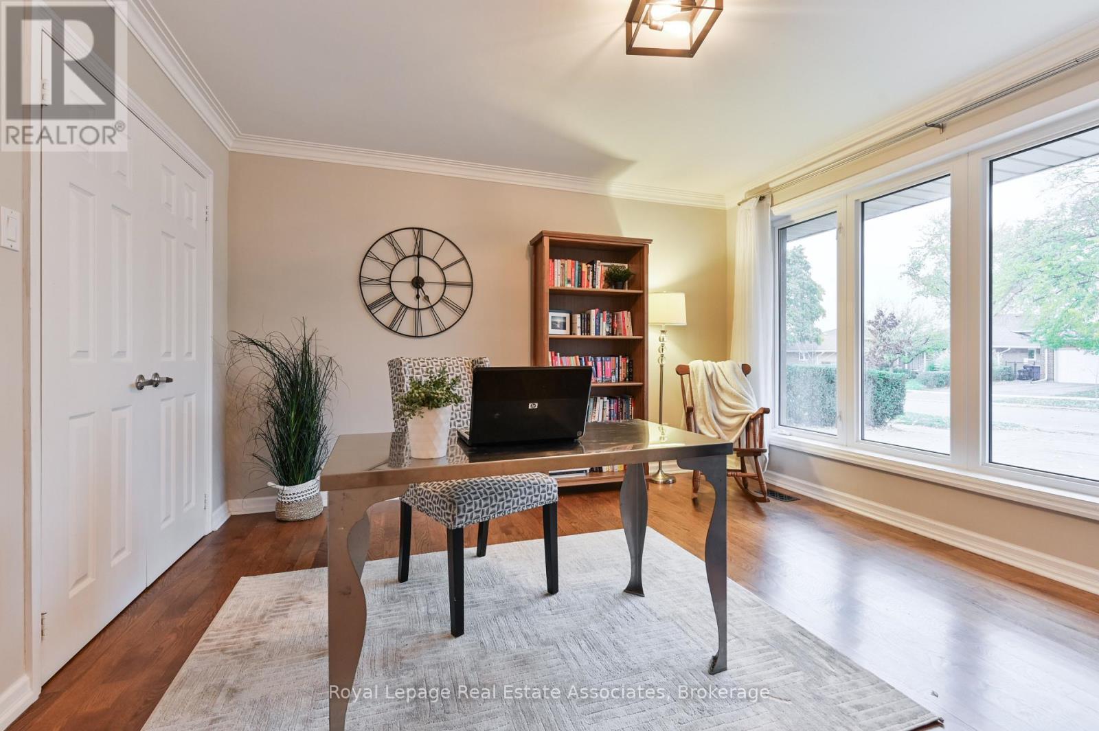 39 Shipley Road, Toronto, Ontario  M9R 3H9 - Photo 6 - W12516202